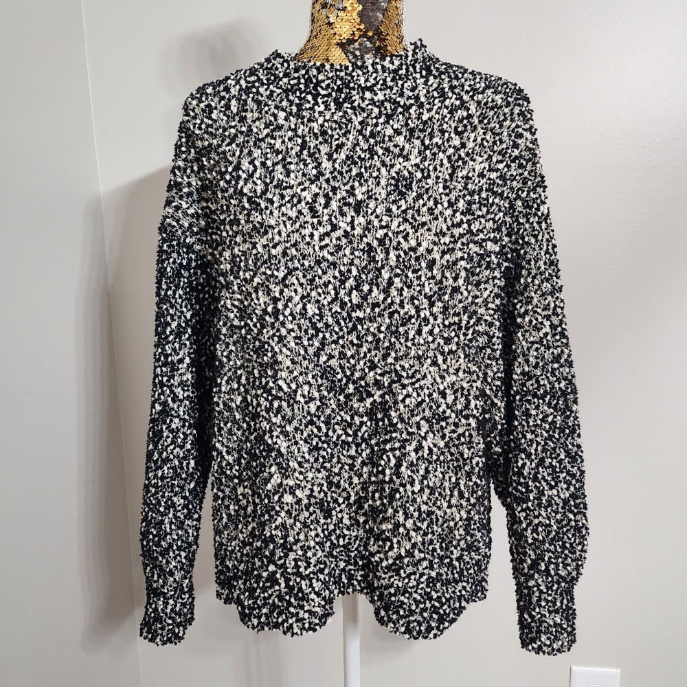 Taylor & Sage Black & White Popcorn Oversized Sweater